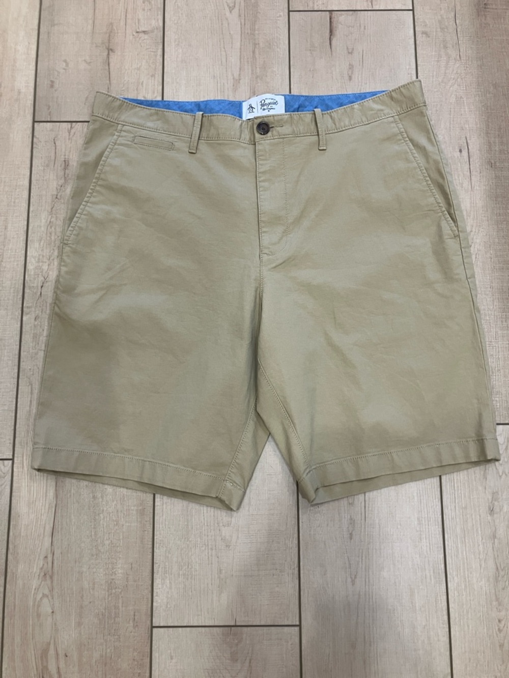 Men’s Penguin by Munsingwear Khaki Shorts size 36